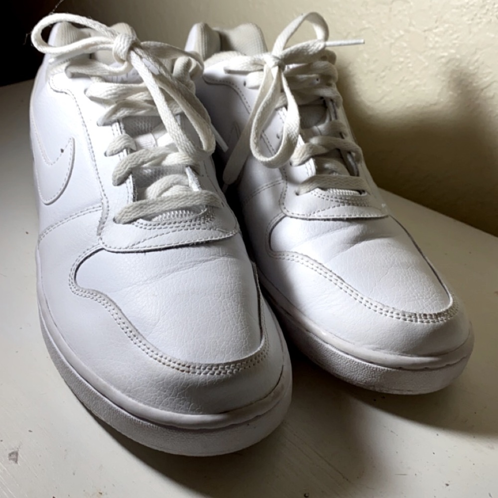 Nike Ebernon